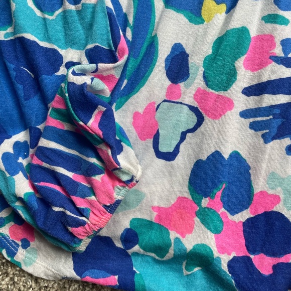 Lilly Pulitzer Long Sleeved Top in SZ XXS FABRIC IS VERY STRETCHY. - Picture 7 of 8